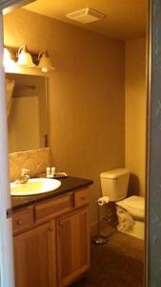 Centennial Suites & Extended Stay Rifle Exterior foto